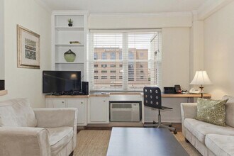 2128 N St NW in Washington, DC - Building Photo - Building Photo