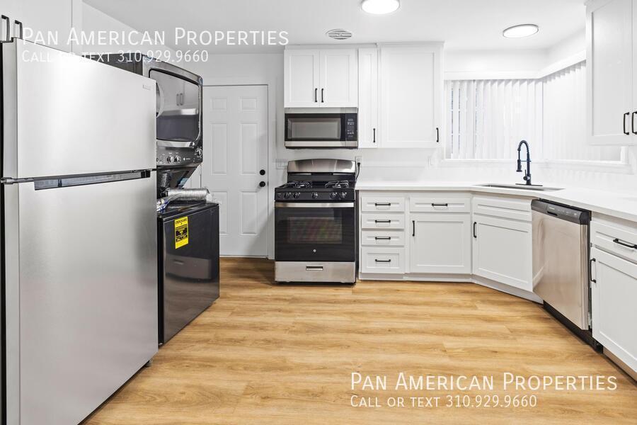 9106 Palm St in Bellflower, CA - Building Photo