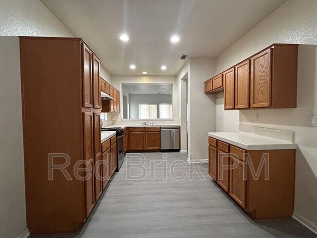 3577 Santiago Ave in Merced, CA - Building Photo - Building Photo