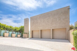 31346 Broad Beach Rd in Malibu, CA - Building Photo - Building Photo