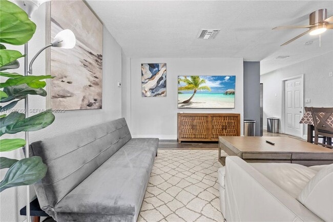 1208 NE 5th Ave in Fort Lauderdale, FL - Foto de edificio - Building Photo