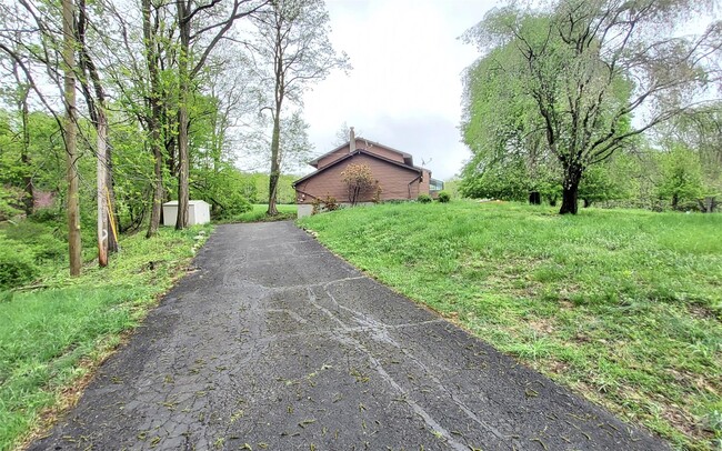40 Felter Hill Rd in Monroe, NY - Building Photo - Building Photo