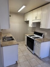 15516 Nordhoff St, Unit 209 in North Hills, CA - Building Photo - Building Photo