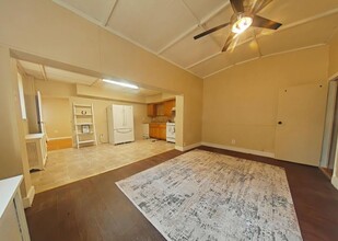 2329 S 12th St in Philadelphia, PA - Building Photo - Interior Photo