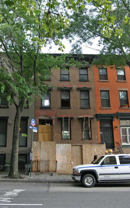 88 Lafayette Ave in Brooklyn, NY - Building Photo