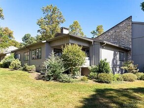 211 Crowfields Dr in Asheville, NC - Building Photo - Building Photo