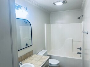 108 Laguna Ln in Lafayette, LA - Building Photo - Building Photo