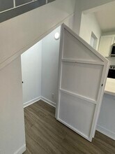 102 E Tiffany Dr in West Palm Beach, FL - Building Photo - Building Photo