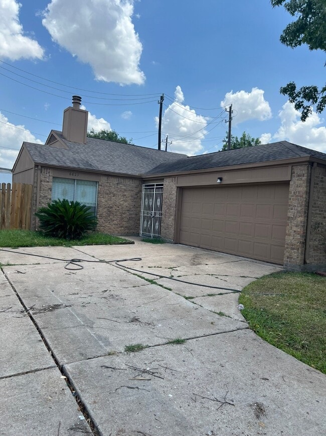 6823 Wellwood Ct