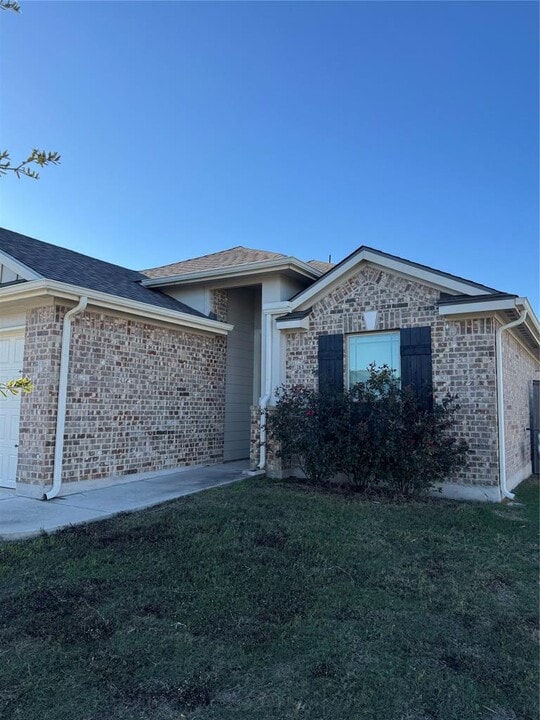 12301 Amber Lynn Path in Manor, TX - Building Photo
