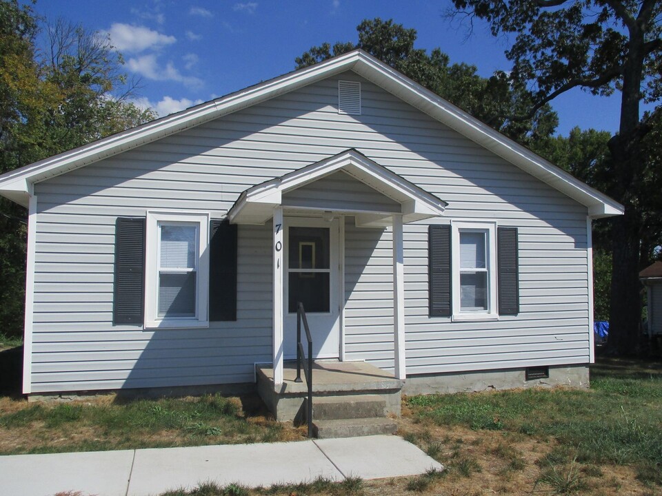 701 Ferndale Dr in Thomasville, NC - Building Photo