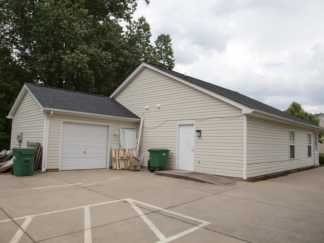 Country Garden Estates in Moore, SC - Foto de edificio - Building Photo