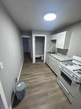 61 Thorp St-Unit -4 in Binghamton, NY - Building Photo - Building Photo