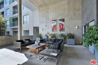 11500 Tennessee Ave in Los Angeles, CA - Building Photo - Building Photo