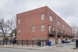2049 W 34th St in Chicago, IL - Building Photo