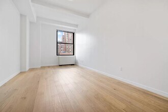 33 Rector St in New York, NY - Building Photo - Building Photo