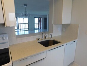 7370 S Oriole Blvd in Delray Beach, FL - Building Photo - Building Photo