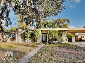1602 Simmons Pl in Plant City, FL - Building Photo
