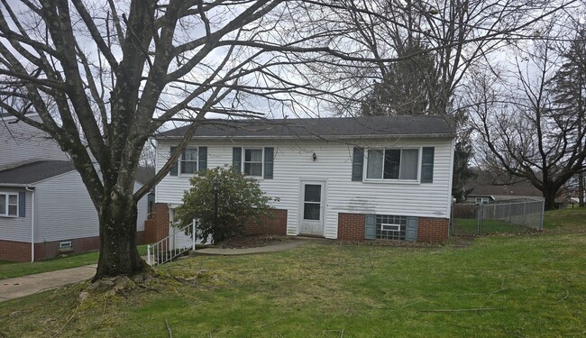 property at 1367 Cavitt Rd