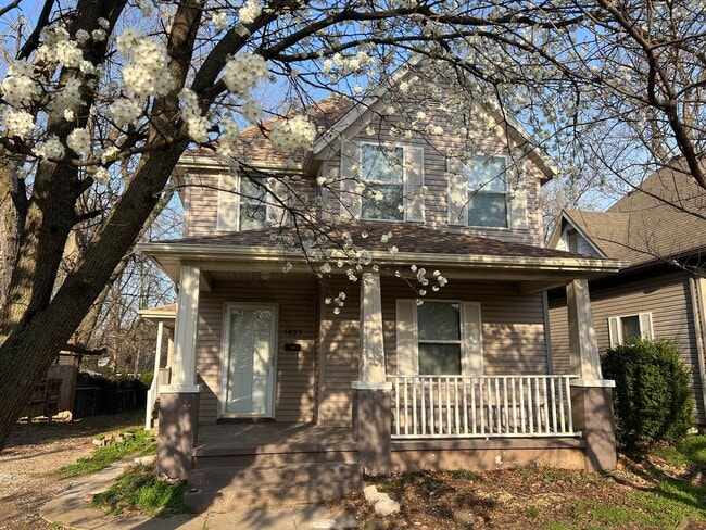 property at 1439 N Texas Ave