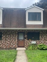 220 Blakeslee St in Bristol, CT - Building Photo