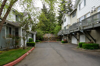 12215-12314 NE 109Th Way in Kirkland, WA - Foto de edificio - Building Photo