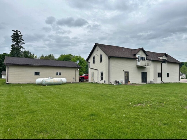 206 W Main St, Unit C- Upper Unit in Bowler, WI - Building Photo - Building Photo