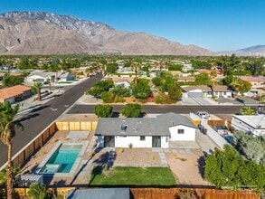 2600 N Chuperosa Rd in Palm Springs, CA - Foto de edificio - Building Photo