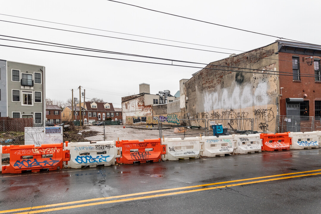 1351-1359 Frankford Ave in Philadelphia, PA - Foto de edificio