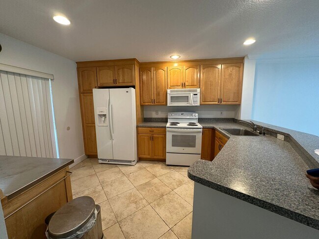 property at 7630 Lago Del Mar Dr