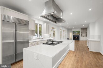 1404 Wynhurst Ln in Vienna, VA - Building Photo - Building Photo