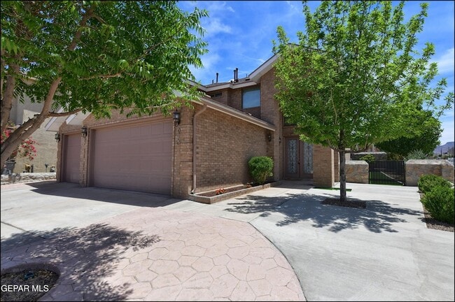 6560 McFarland Ave in El Paso, TX - Building Photo - Building Photo