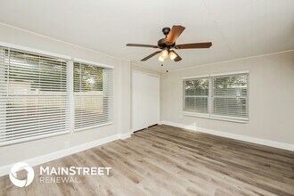 214 Poinciana Cir in Kissimmee, FL - Building Photo - Building Photo