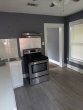4334 Polk St, Unit Apt 4 in Houston, TX - Foto de edificio - Building Photo