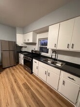 4694 State Rd, Unit 1 in Cleveland, OH - Foto de edificio - Building Photo