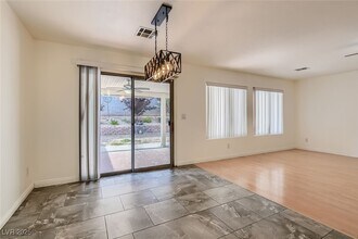 9577 Brooks Lake Ave in Las Vegas, NV - Building Photo - Building Photo