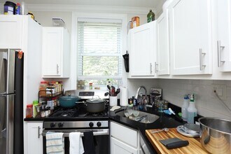 646 W Roscoe St, Unit N2 in Chicago, IL - Building Photo - Building Photo