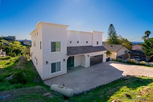9439 Eucalyptus St in Spring Valley, CA - Building Photo