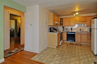 9 Commonwealth Ct, Unit 13 in Boston, MA - Building Photo - Building Photo