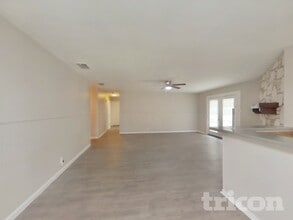 827 Thornedike Dr in San Antonio, TX - Building Photo - Building Photo