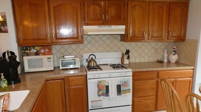 696 E Lake Front Cir in Galloway, NJ - Foto de edificio - Building Photo