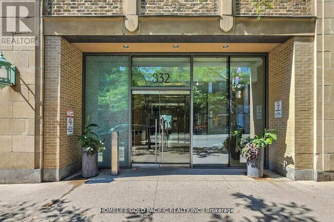 832-1832 Bay St. in Toronto, ON - Building Photo - Building Photo