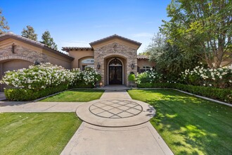 2206 Ribble Valley Dr in Bakersfield, CA - Building Photo - Building Photo