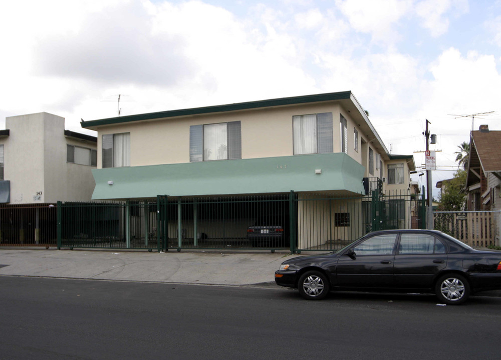 147 N Mariposa Ave in Los Angeles, CA - Foto de edificio