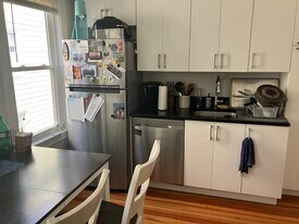 25 Fainwood Cir, Unit 2 in Cambridge, MA - Building Photo