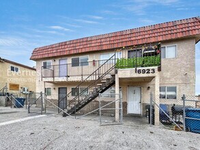 6923 Issac Ave in Las Vegas, NV - Building Photo - Building Photo