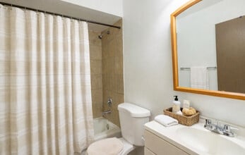 4860 Creek View Rd in Rockford, IL - Building Photo - Building Photo