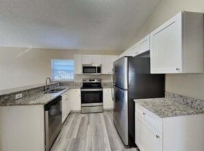 13230 Prestwick Dr in Riverview, FL - Building Photo - Building Photo