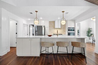 7518 Stonecliff Dr in Austin, TX - Building Photo - Building Photo