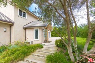 28929 Wight Rd in Malibu, CA - Building Photo - Building Photo